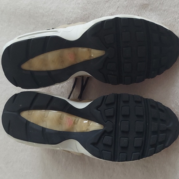 *SOLD* 2018 NIKE Air Max 95 Premium Desert Ore/Laser Fuschia-Black Leopard Print - Picture 7 of 10